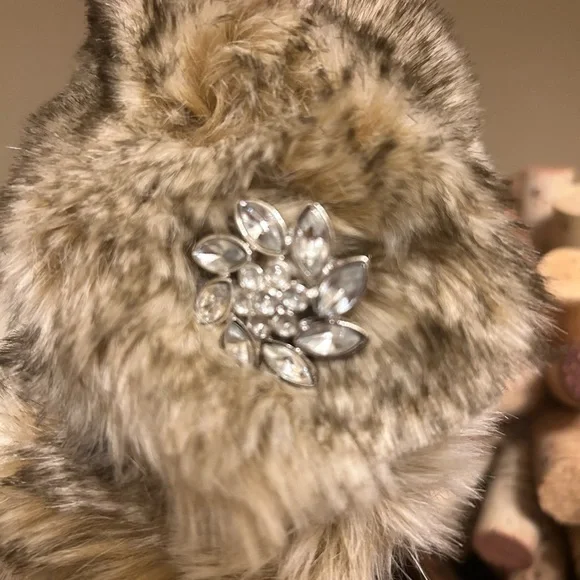 Pottery Barn Faux Fur Bottle Wrap With Sparkling Jewel - Picture 2 of 7